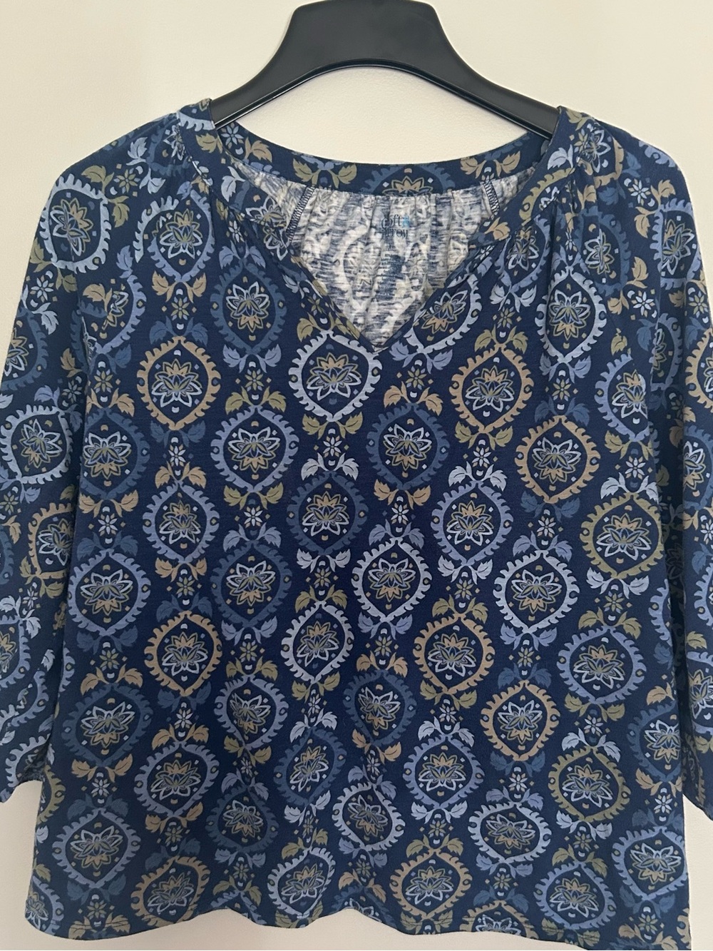Croft & barrow Navy and Light Blue Medallion Shirt XL